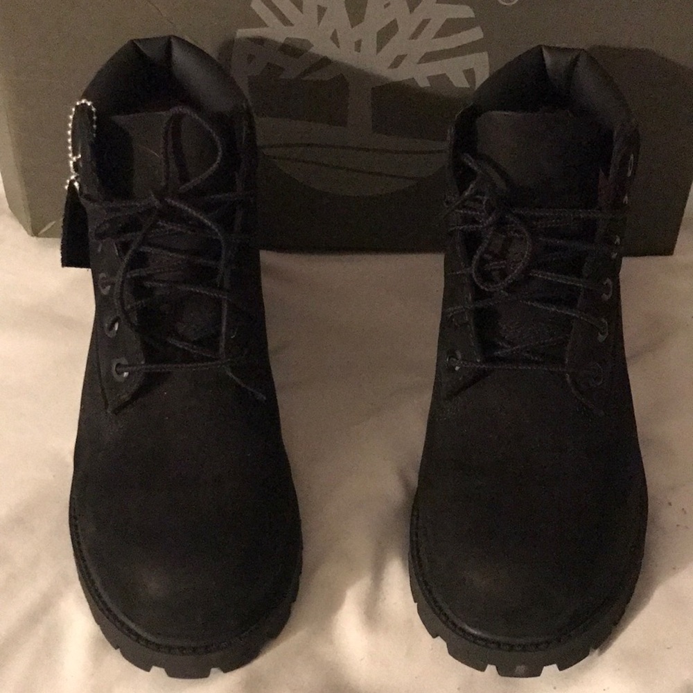 All black ( Boys or Girls )Timberland